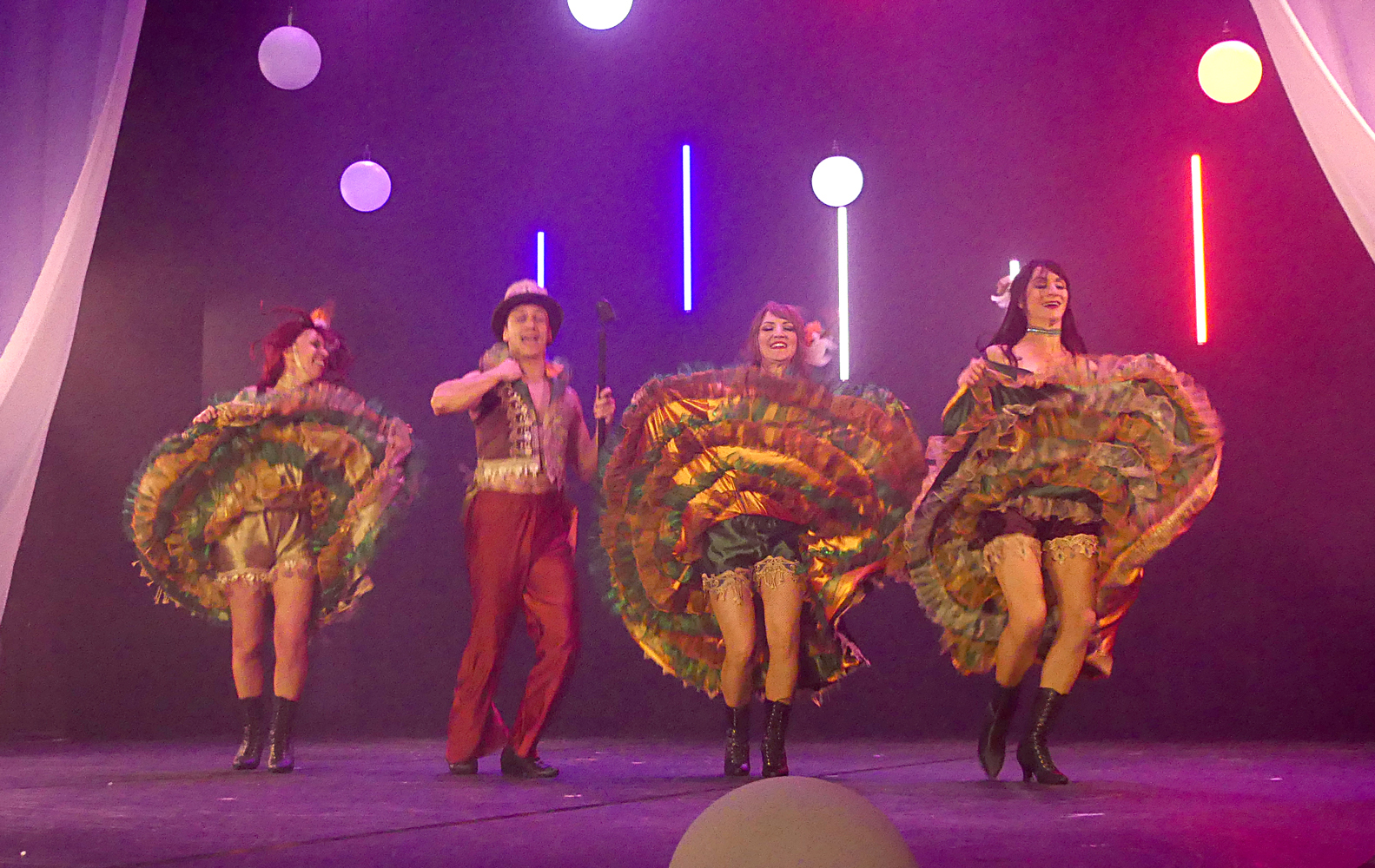 Le Grand Cabaret de Vichy - Frissons