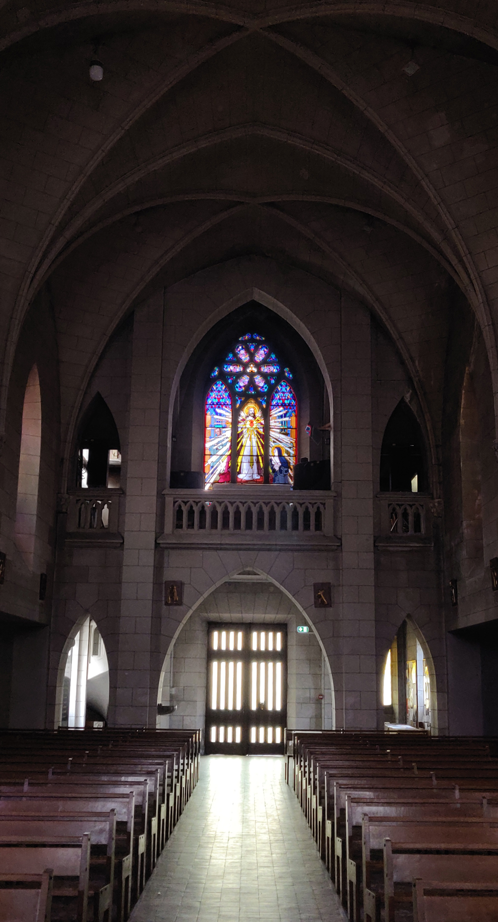 Le maître-verrier Francis Chigot à Vichy